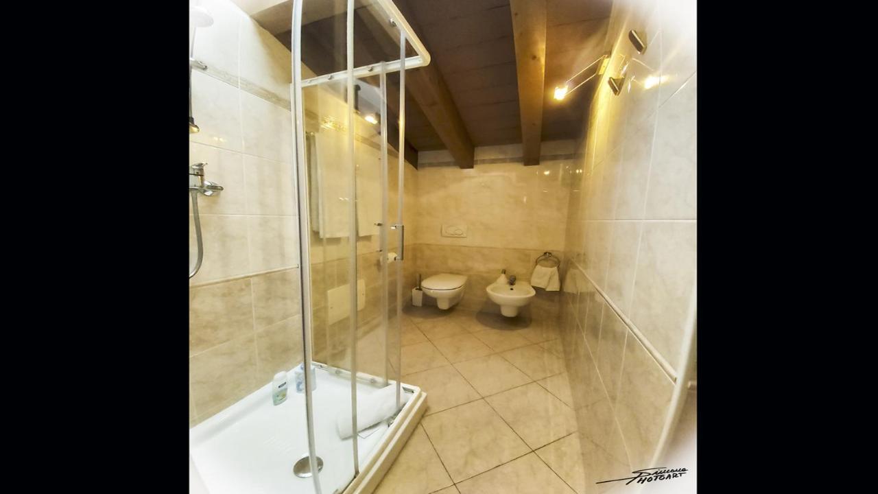 Bed and Breakfast La Folaga Gavirate Exterior foto